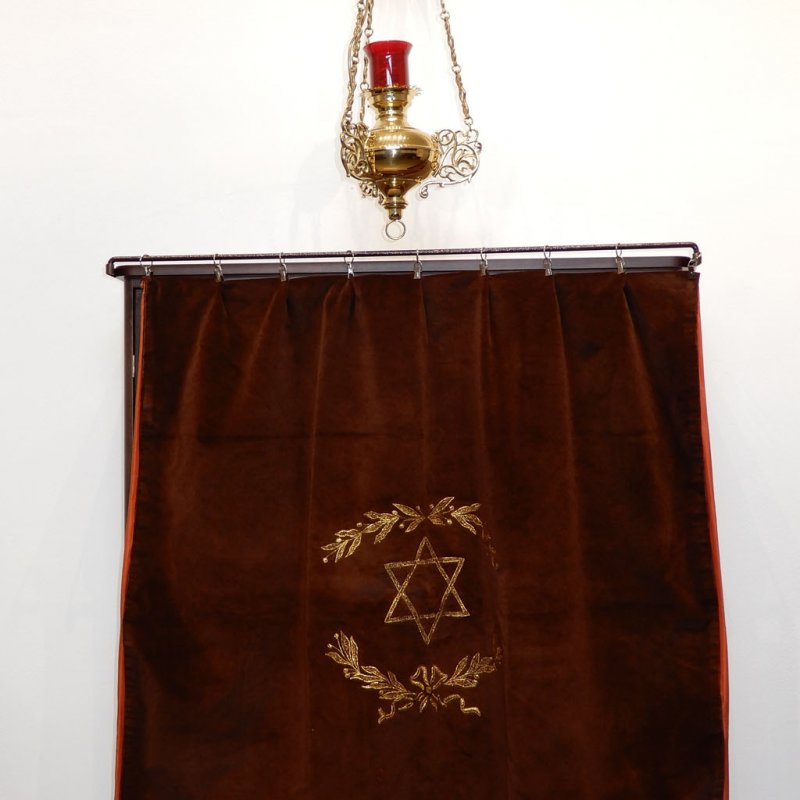 Átadták a felújított zsinagógát 67